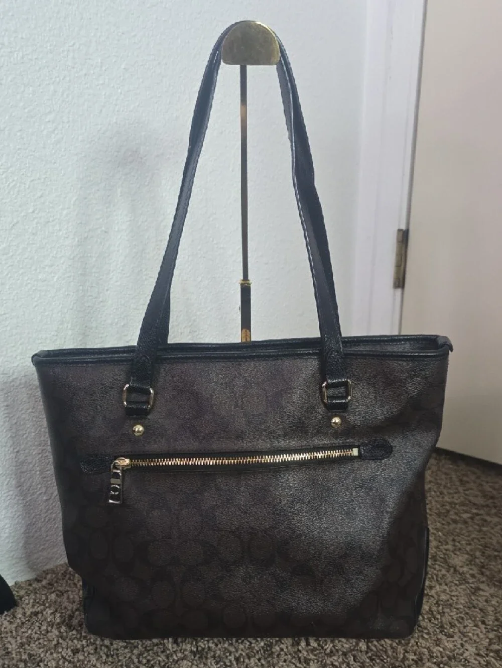 Coach Dark Brown & Black Mono Signature Medium Tote W/ Silver Hardware (EUC)🖤